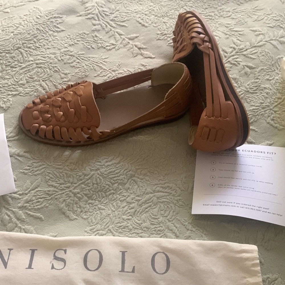 New never worn Nisolo huarache sandals. Tan size 6.5